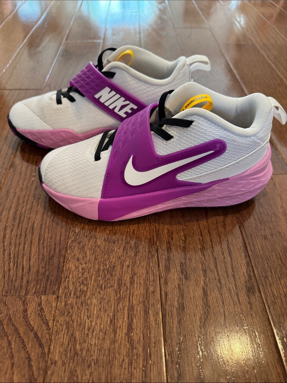 LIKE NEW Nike Team Hustle D 12 Little Kids Girls Basketball Sneakers Pink